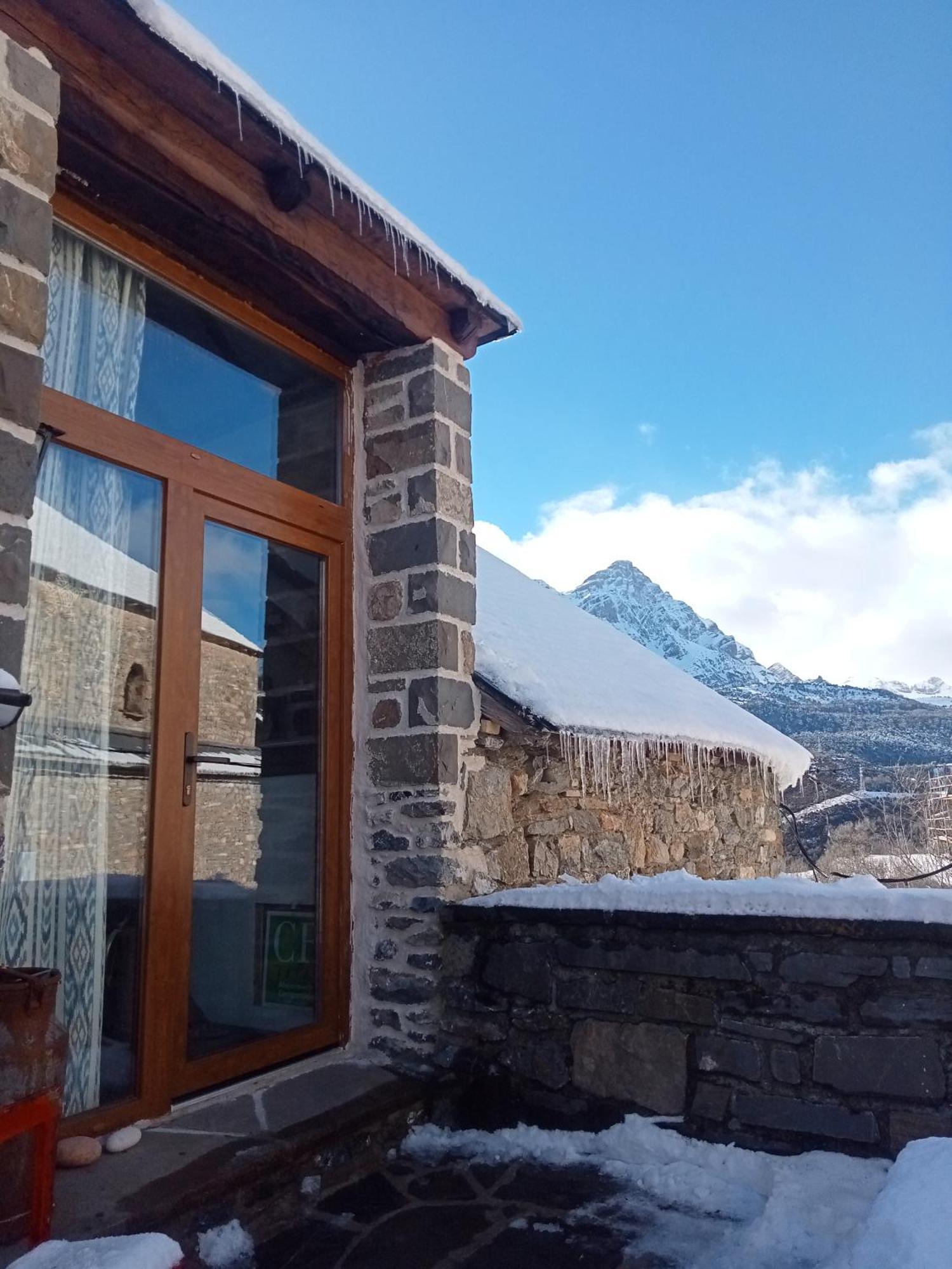 Suite En Cuadra Pajar, Casa Rural Hoz de Jaca Exteriér fotografie